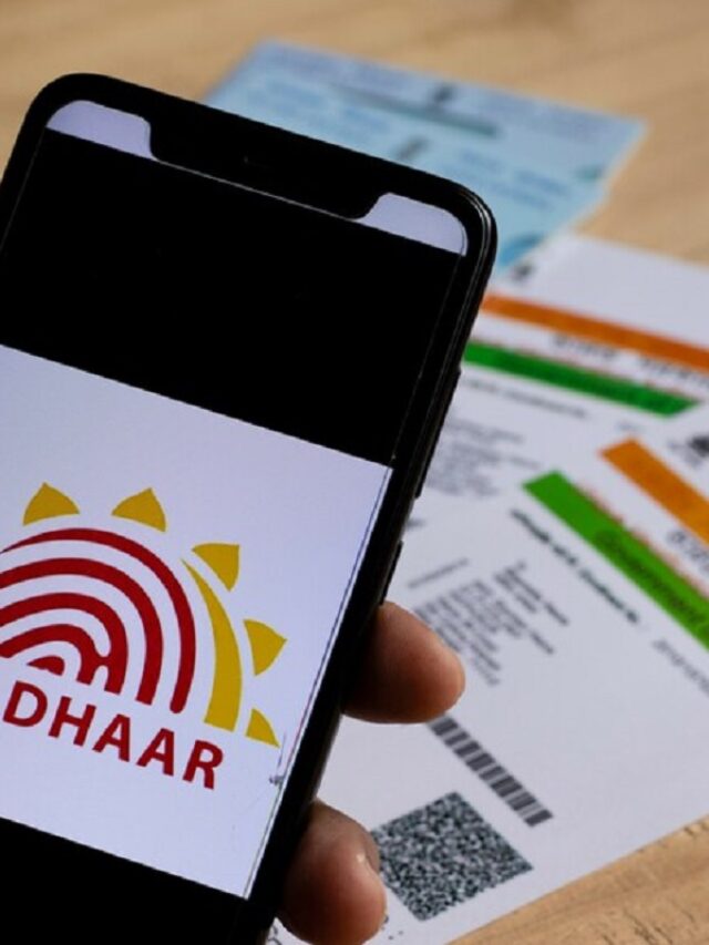 आधार से जुड़ी सभी समस्या सिर्फ एक कॉल में होगी ठीक, इस नंबर पर करें फोन