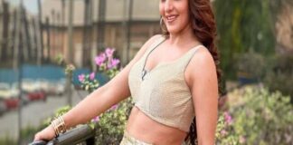 कातिलाना अंदाज में नजर आई मोनालिसा monalisa_1649684244