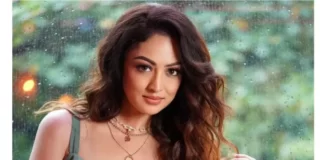 थमने का नाम नहीं ले रहा है संदीपा का ग्लैमर sandeepa-dhar-photos