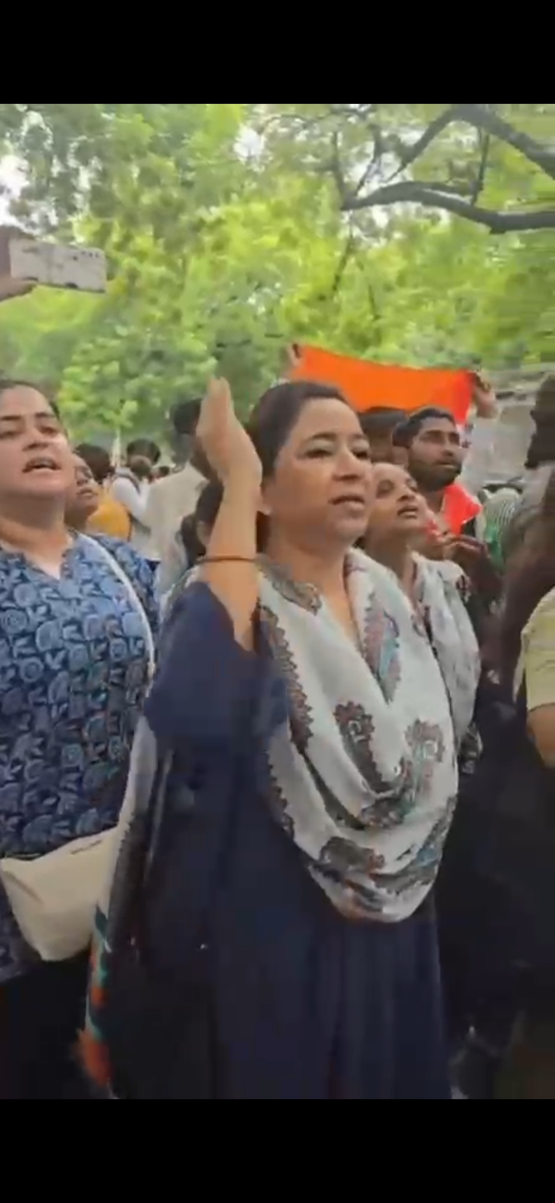शिक्षा मंत्री धर्मेंद्र प्रधान के इस्तीफे की मांग तेज, सोनम वांगचुक के समर्थन में जंतर-मंतर पर प्रदर्शन