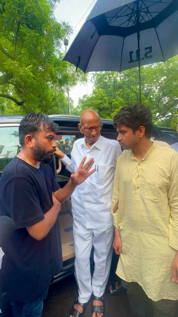 जंतर-मंतर पहुंचे शरद पवार, CJP संस्थापक अभिजीत दिपके से की मुलाकात, छात्रों के आंदोलन को बताया महत्वपूर्ण