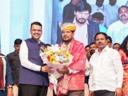 केंद्रीय मंत्री डॉ. रामदास आठवले के व्यक्तित्व की पहचान है सर्वदलीय आत्मीयता : मुख्यमंत्री देवेंद्र फडणवीस