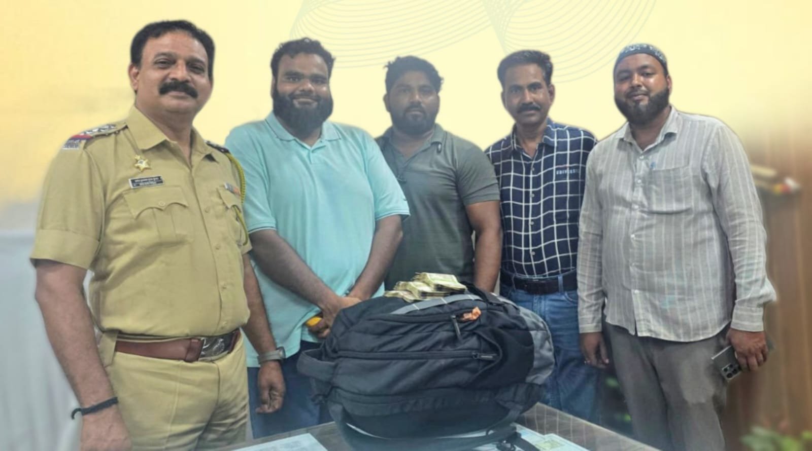 शांतिनगर पुलिस की फुर्ती से बची 1.50 लाख की रकम, ऑटो में छूटी बैग एक घंटे में बरामद