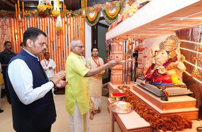 वर्षा’ पहुंचे उपराष्ट्रपति सी.पी.राधाकृष्णन, गणपति बप्पा के किए दर्शन