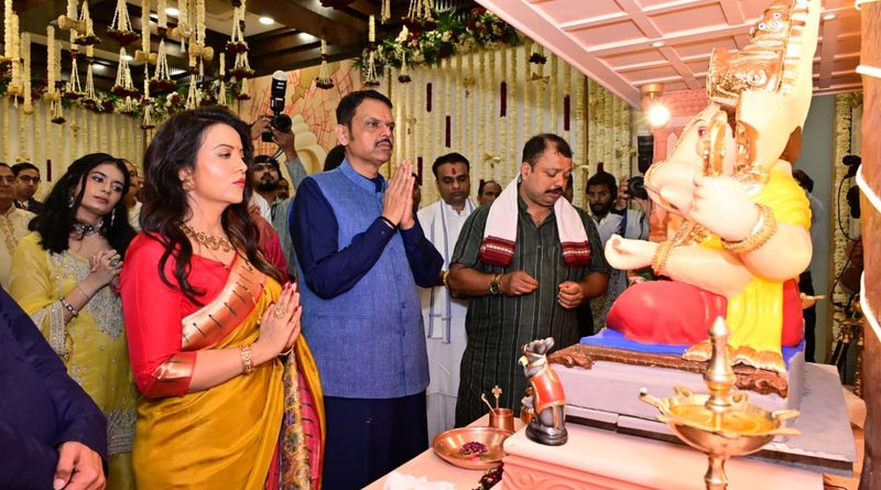 ‘वर्षा’ में विराजे गणपति बप्पा, फडणवीस ने की पर्यावरणपूरक गणेशोत्सव की अपील