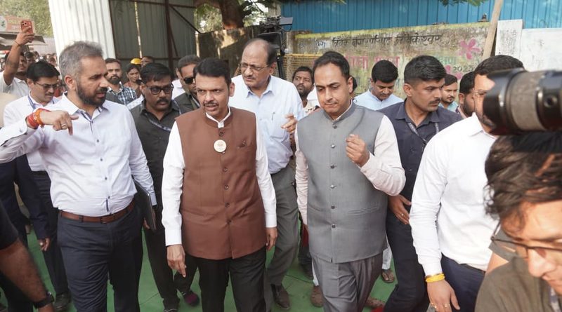 सिंहस्थ कुंभमेले से पहले बदलेगी नाशिक-त्र्यंबकेश्वर की तस्वीर, मुख्यमंत्री फडणवीस ने विकास कार्यों का किया निरीक्षण
