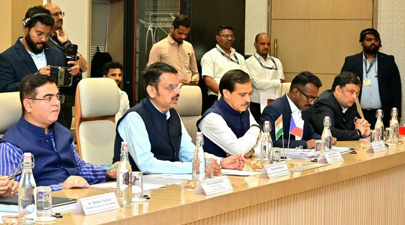 महाराष्ट्र में निवेश बढ़ाएं चेक कंपनियां, सरकार देगी तेज सहयोग: सीएम फडणवीस