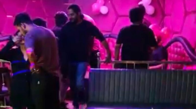 ‘C7 क्लब’ पर खाकी का चला हंटर: मीरा रोड में पुलिस की बड़ी रेड, 20 गिरफ्तार और 15-20 युवतियां हिरासत में!