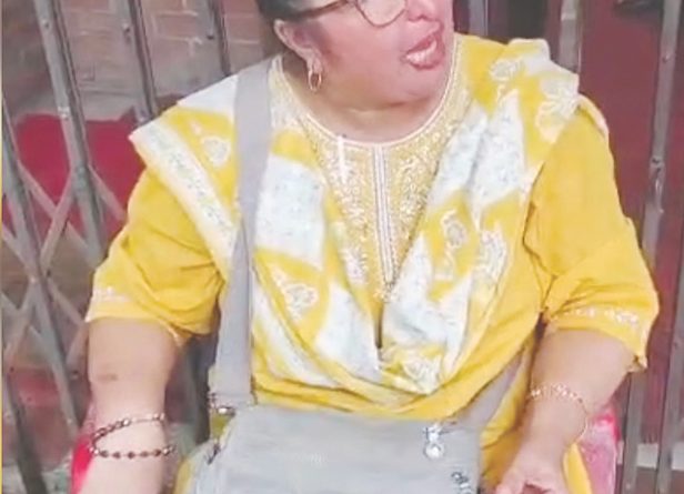 बकाया वेतन से परेशान शिक्षिका पेट्रोल लेकर कुलपति कार्यालय पहुंची, आत्महत्या की दी धमकी