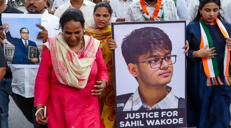 IIT बॉम्बे के छात्र साहिल वाकोडे की मौत पर प्रदर्शन तेज, न्याय मांग रहे छात्रों और VBA कार्यकर्ताओं को पुलिस ने हिरासत में लिया